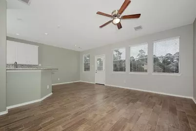 247 W Stedhill Loop, The Woodlands, TX 77384 - Photo 5