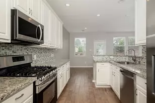247 W Stedhill Loop, The Woodlands, TX 77384 - Photo 9