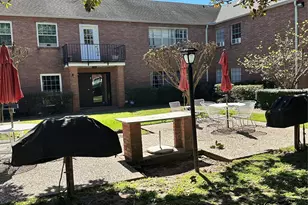 2711 Briarhurst Dr, Houston, TX 77057 - Photo 3