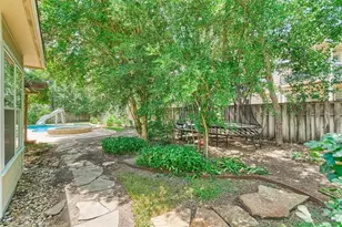 19 E Sundance Cir, The Woodlands, TX 77382 - Photo 41
