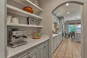 19 E Sundance Cir, The Woodlands, TX 77382 - Photo 9