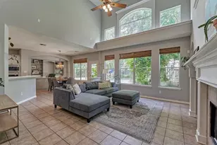 19 E Sundance Cir, The Woodlands, TX 77382 - Photo 17