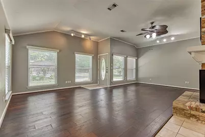 107 Velda Rose Lane, Conroe, TX 77304 - Photo 5