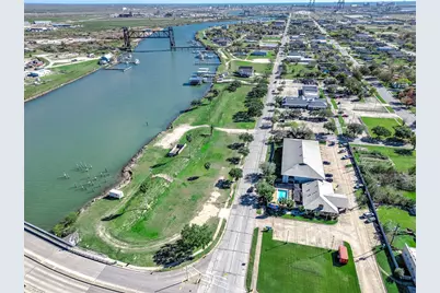 1024 W 2nd Street, Freeport, TX 77541 - Photo 5