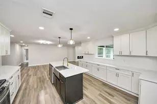 4311 Goldfinch St, Houston, TX 77035 - Photo 17