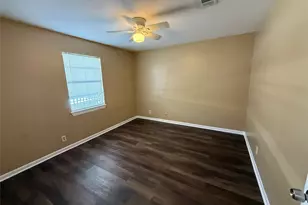 5225 Ave R 1/2, Galveston, TX 77550 - Photo 11