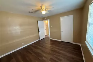 5225 Ave R 1/2, Galveston, TX 77550 - Photo 9