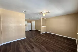5225 Ave R 1/2, Galveston, TX 77550 - Photo 3