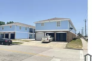 5225 Ave R 1/2, Galveston, TX 77550 - Photo 1