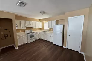 5225 Ave R 1/2, Galveston, TX 77550 - Photo 5