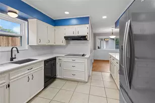 4019 Long Grove Dr, Taylor Lake Village, TX 77586 - Photo 3