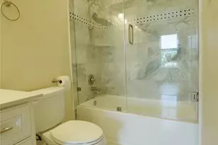 1013 10th St, Galveston, TX 77550 - Photo 13