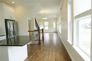 1013 10th St, Galveston, TX 77550 - Photo 9