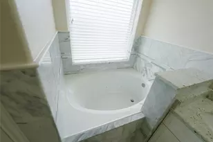 1013 10th St, Galveston, TX 77550 - Photo 25