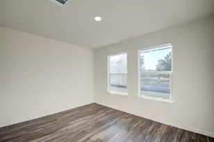 6202 N Wayside Dr, Houston, TX 77028 - Photo 3