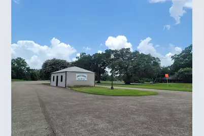 000 Apache Trail, Angleton, TX 77515 - Photo 3