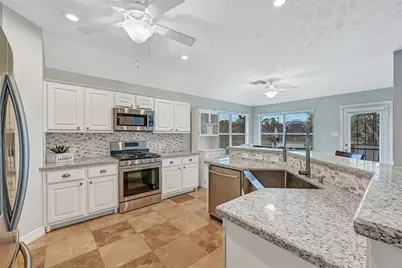 13906 Aspen Knoll Court, Houston, TX 77059 - Photo 11