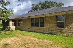 8002 County Rd 172, Alvin, TX 77511 - Photo 5