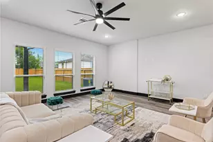 4435 Maggie St, Houston, TX 77051 - Photo 9