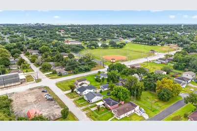 6909 Anderson Street, Texas City, TX 77591 - Photo 35