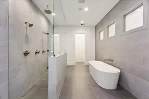 240 Birdsall St, Houston, TX 77007 - Photo 13