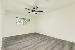 112 Pine St, Lake Jackson, TX 77566 - Photo 15