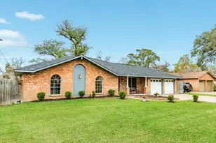 112 Pine St, Lake Jackson, TX 77566 - Photo 3