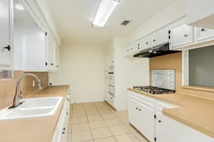 112 Pine St, Lake Jackson, TX 77566 - Photo 11