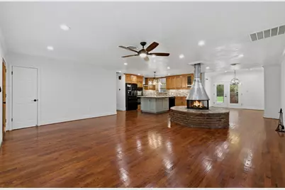 1320 Woodvine Drive, Houston, TX 77055 - Photo 13