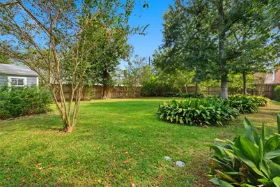1320 Woodvine Drive, Houston, TX 77055 - Photo 35