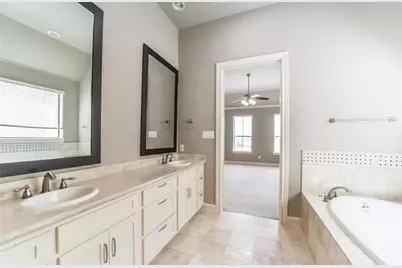 9642 Knight Road, Houston, TX 77045 - Photo 5