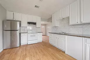 4910 Paradise Ln, Houston, TX 77048 - Photo 5