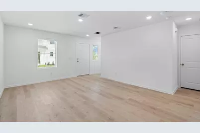 30524 Wolfburn Street, Waller, TX 77484 - Photo 3