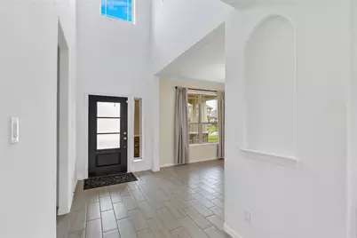 9818 Colonial Downs Drive, Mont Belvieu, TX 77523 - Photo 7