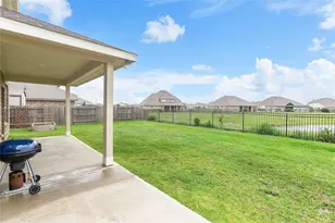 9818 Colonial Downs Dr, Mont Belvieu, TX 77523 - Photo 39