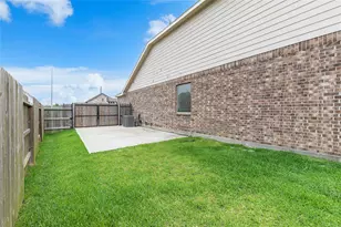 9818 Colonial Downs Dr, Mont Belvieu, TX 77523 - Photo 35