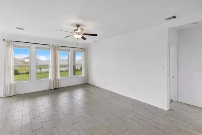 9818 Colonial Downs Drive, Mont Belvieu, TX 77523 - Photo 15