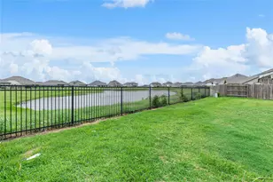 9818 Colonial Downs Dr, Mont Belvieu, TX 77523 - Photo 37