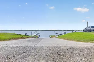 570 Stovall Dr, Palacios, TX 77465 - Photo 31