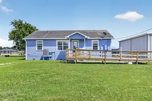 570 Stovall Dr, Palacios, TX 77465 - Photo 27