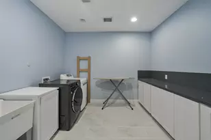 1923 Bittercreek Dr, Houston, TX 77042 - Photo 29