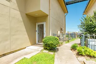 921 Marine Dr, Galveston, TX 77550 - Photo 3