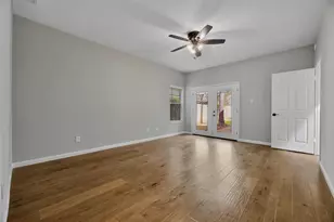 35 Cornerbrook Pl, The Woodlands, TX 77381 - Photo 9