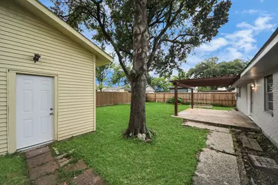 2405 Pickerton Drive, Deer Park, TX 77536 - Photo 9