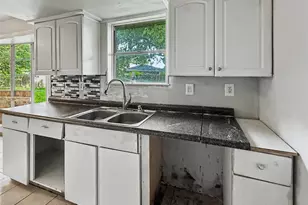 5003 Live Oak Dr, Dickinson, TX 77539 - Photo 9