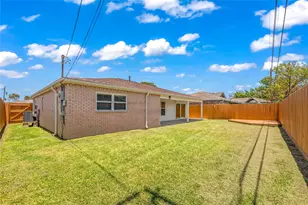 5611 Palm Cir, Galveston, TX 77551 - Photo 33