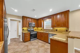 5611 Palm Cir, Galveston, TX 77551 - Photo 17