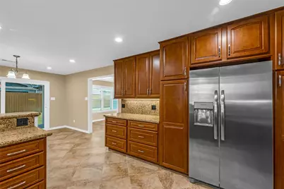 5611 Palm Circle, Galveston, TX 77551 - Photo 19