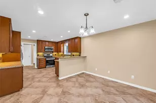 5611 Palm Cir, Galveston, TX 77551 - Photo 15