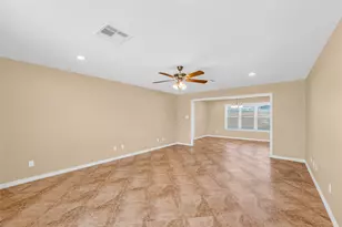 5611 Palm Cir, Galveston, TX 77551 - Photo 9